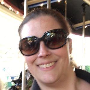 Meet your Posher, Benay